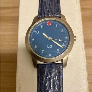 NEW LG Quartz Watch All Titanium 3 ATM Water Resistant Leather Band Wristwatch